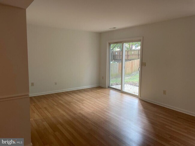 Foto del edificio - 1358 Hazel Nut Ct