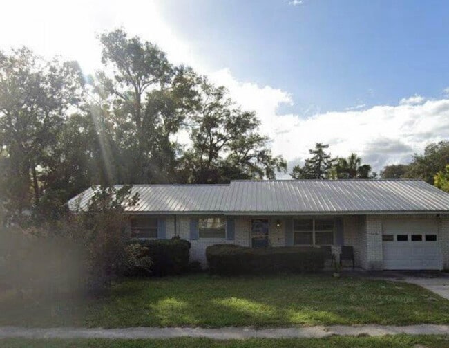 2436 Husson Ave