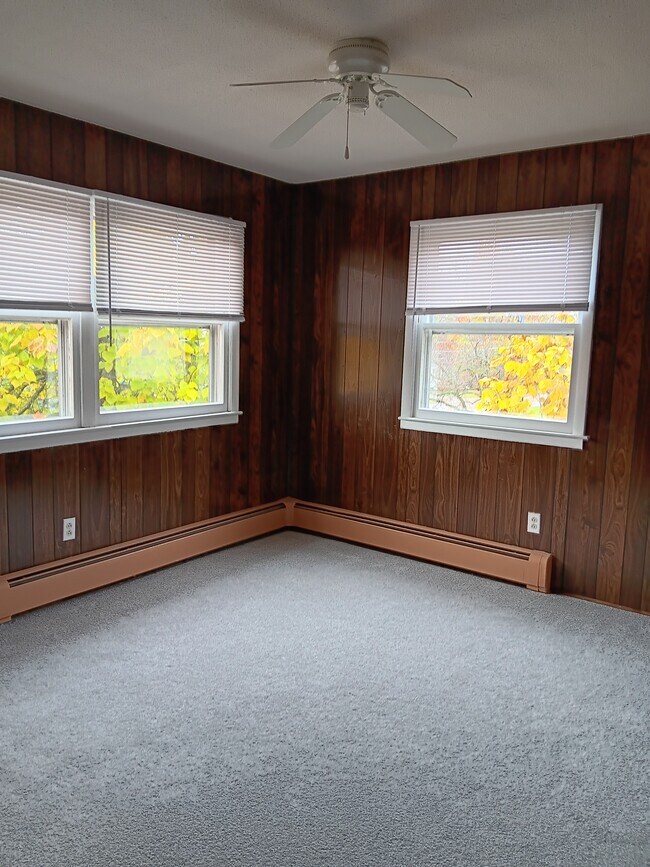 Foto del edificio - 2479 Malletts Bay Ave