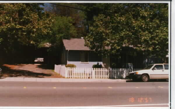 Building Photo - 2077 Solano Way