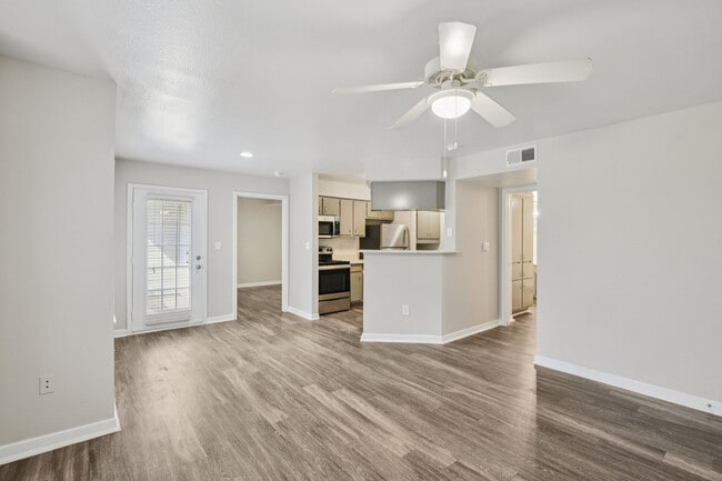 Building Photo - Stonecreek Apartments