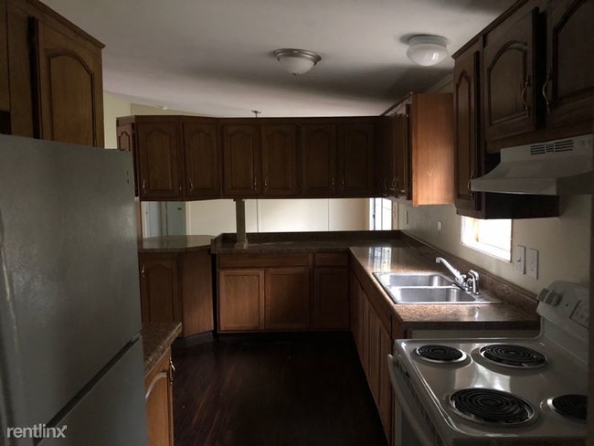 Building Photo - 3 br, 2 bath House - 16426 Twin Oaks Dr.