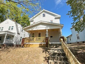 Building Photo - 64 W Blake Ave