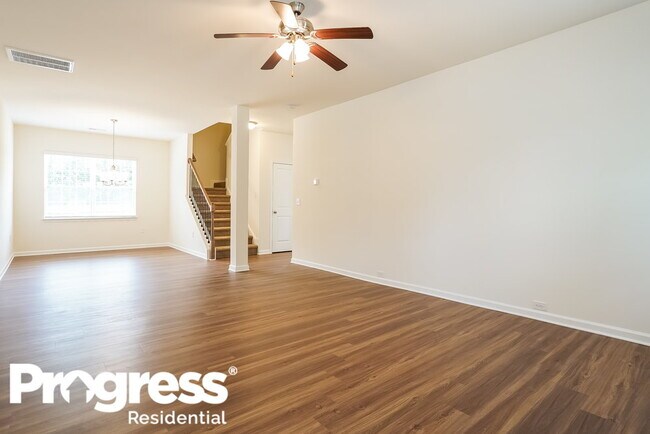 Building Photo - 6133 Watsonia Dr
