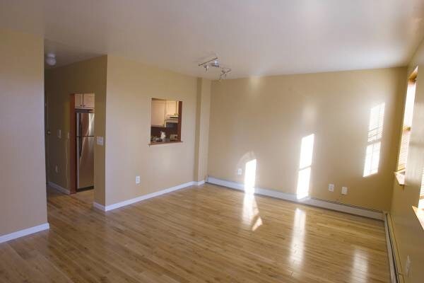 Building Photo - 456 Carlton Ave