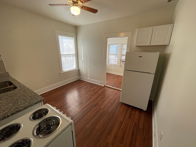 Building Photo - 219 Paschal St