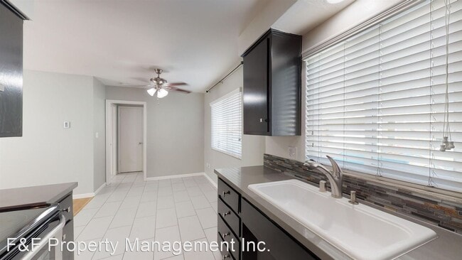 Building Photo - 4025 Arizona St