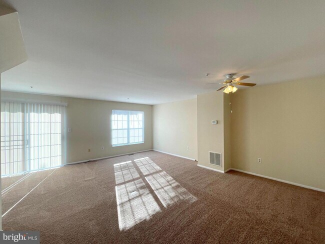 Foto del edificio - 9422 Sea Breeze Ct