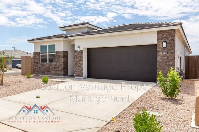 Foto del edificio - 15537 W Smoketree Dr