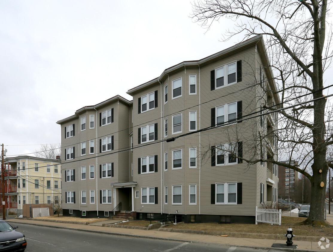 Building Photo - 138 Newbury St