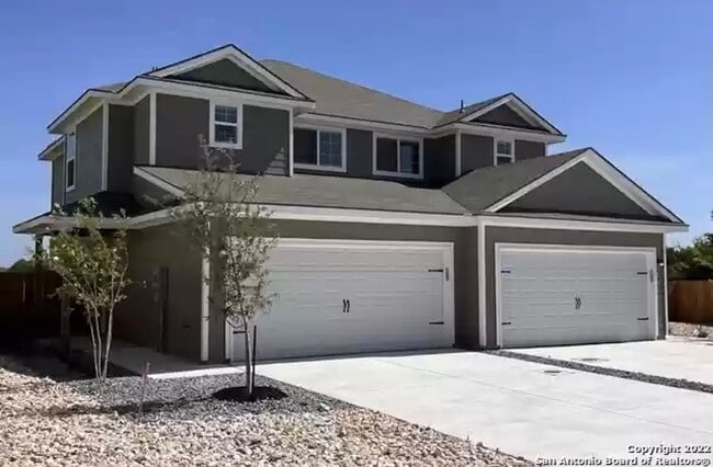 Building Photo - Luxury Duplex in Seguin (Navarro ISD)
