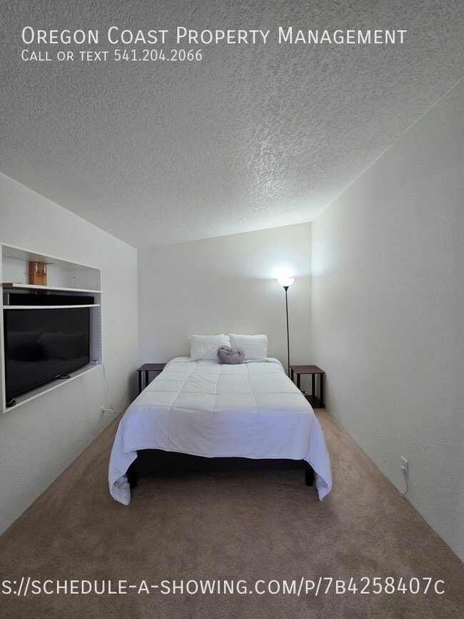 Foto del edificio - 365 SW Pacific View St