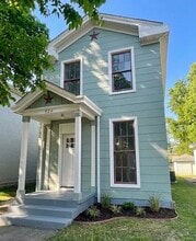 Building Photo - 826 Dayton St