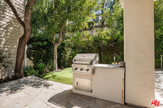 Foto del edificio - 2370 Brookshire Ln
