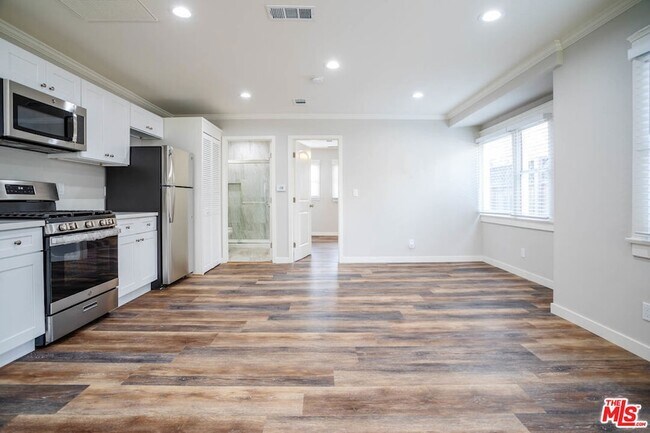 Foto del edificio - 1131 N Sierra Bonita Ave