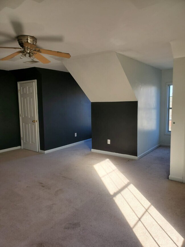Building Photo - 2658 Neighborhood Walk S