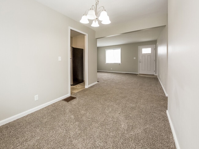 Building Photo - 1516 Collegewood Ln