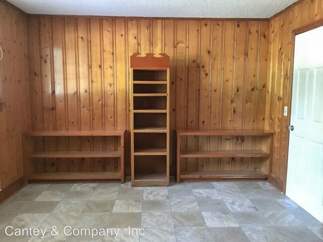 Building Photo - 3 br, 1.5 bath House - 2141 Robin Road