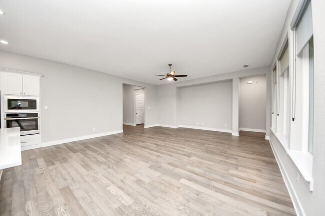 Building Photo - 24815 Pavonia Lake Ln