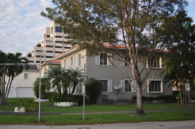 Building Photo - 2617 Segovia St