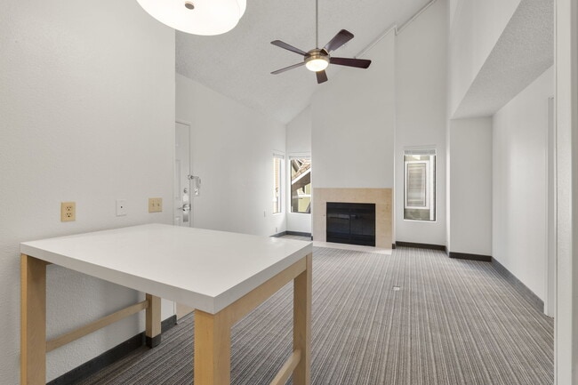 Building Photo - AVIA Lofts on Parkway