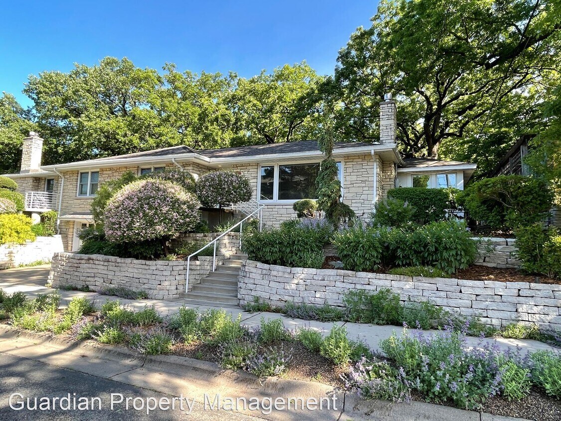 Primary Photo - 2 br, 1.5 bath House - 1818 Douglas Ave