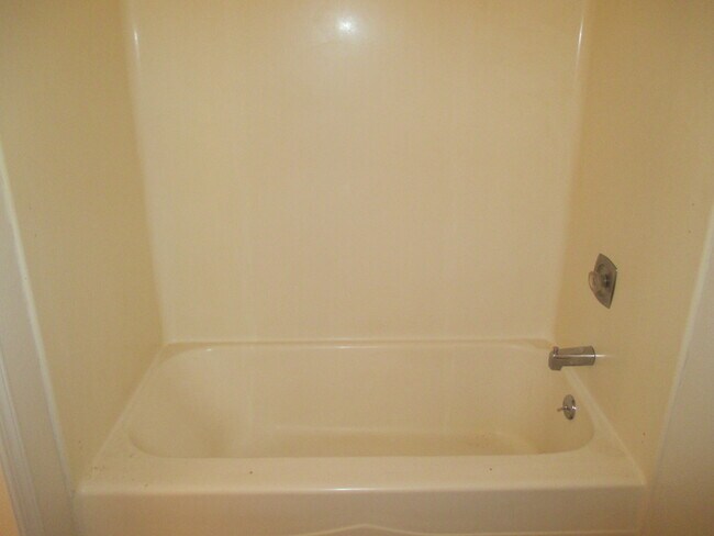 Foto del edificio - Nice Clean 2 bedroom in S. Salem