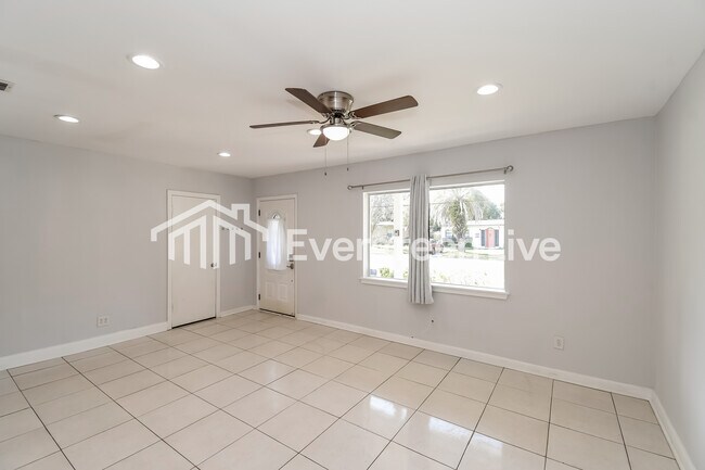 Foto del edificio - 2835 Belair Rd W