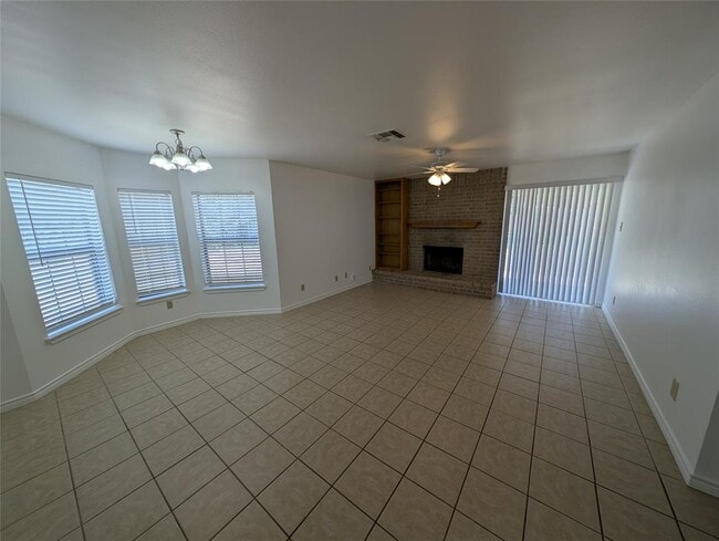 Foto del edificio - 15506 Enid Dr