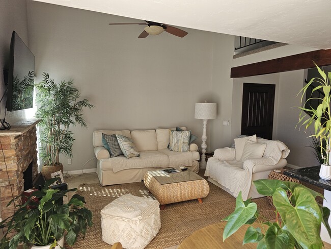 Building Photo - 853 Mola Vista Way