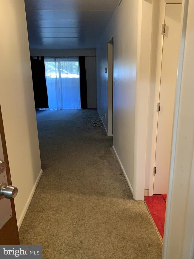 300 WINDING Way Unit B1, DOWNINGTOWN, PA 19335 Room for Rent in DOWNINGTOWN, PA