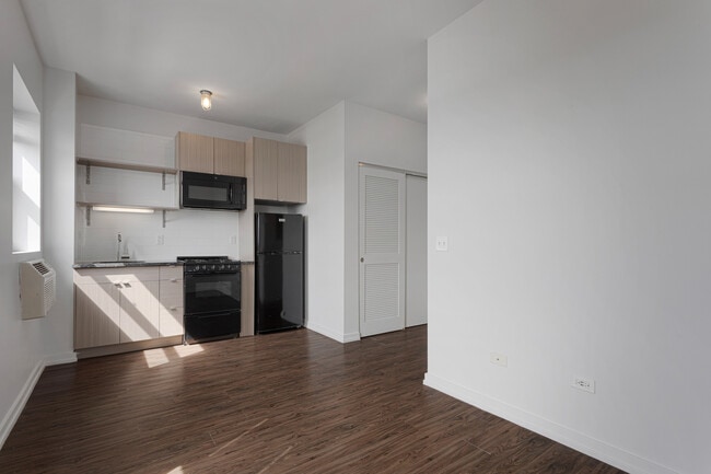 Foto del edificio - 1325 W Wilson Ave