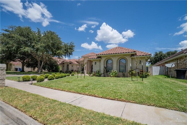 Building Photo - 4916 Quince Ave