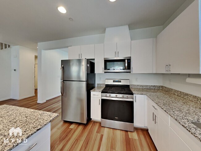 Building Photo - 1041 Via Lombardi