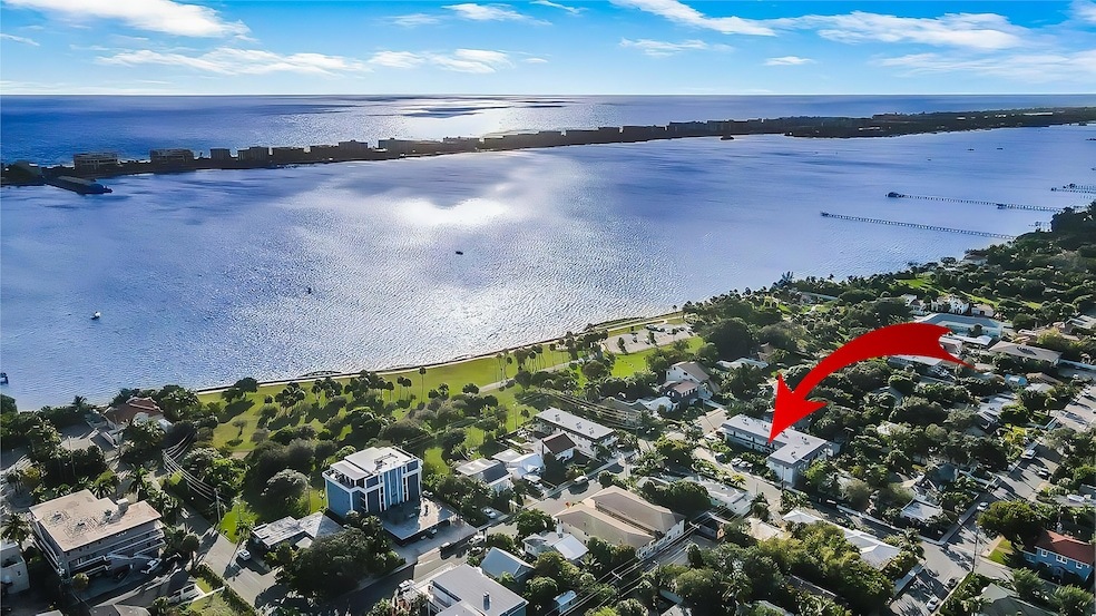 Foto principal - 301 S Lakeside Dr