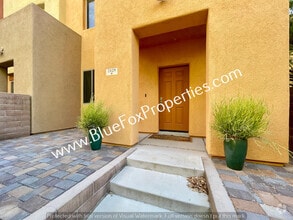 Building Photo - 2428 E Emerald Moon Dr