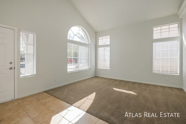 Foto del edificio - 8906 Chapman Point