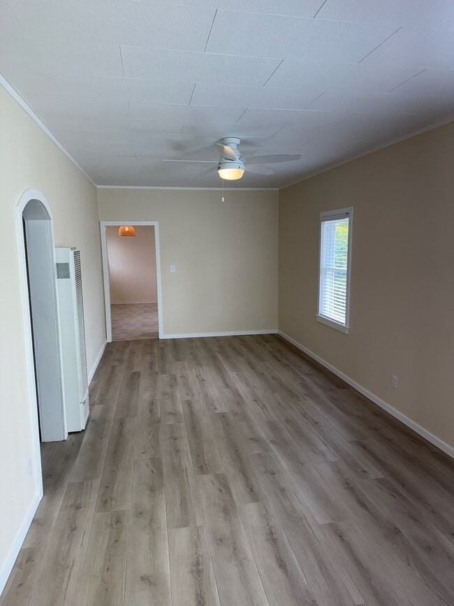 Building Photo - Coastal Modern Bungalow Near Henderson Center