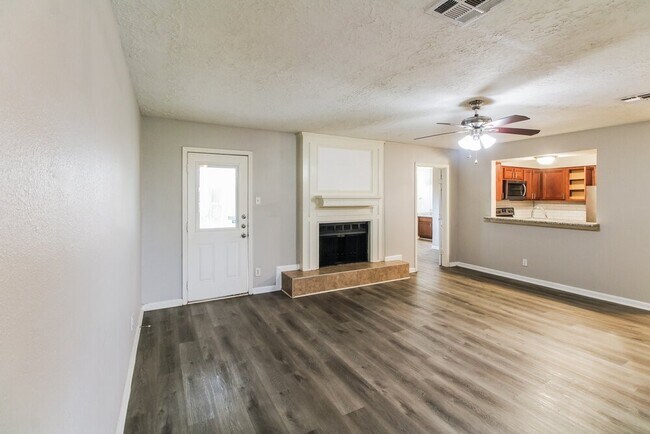 Foto del edificio - 3206 Teakwood Cir