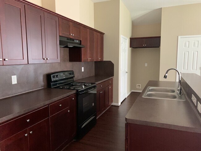 Foto del edificio - 21518 Little Wolf Dr