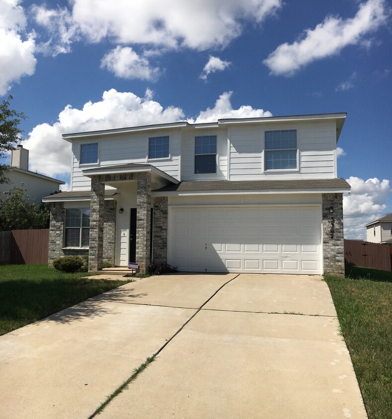 Primary Photo - Spacious and Inviting Home by Fort Cavazos