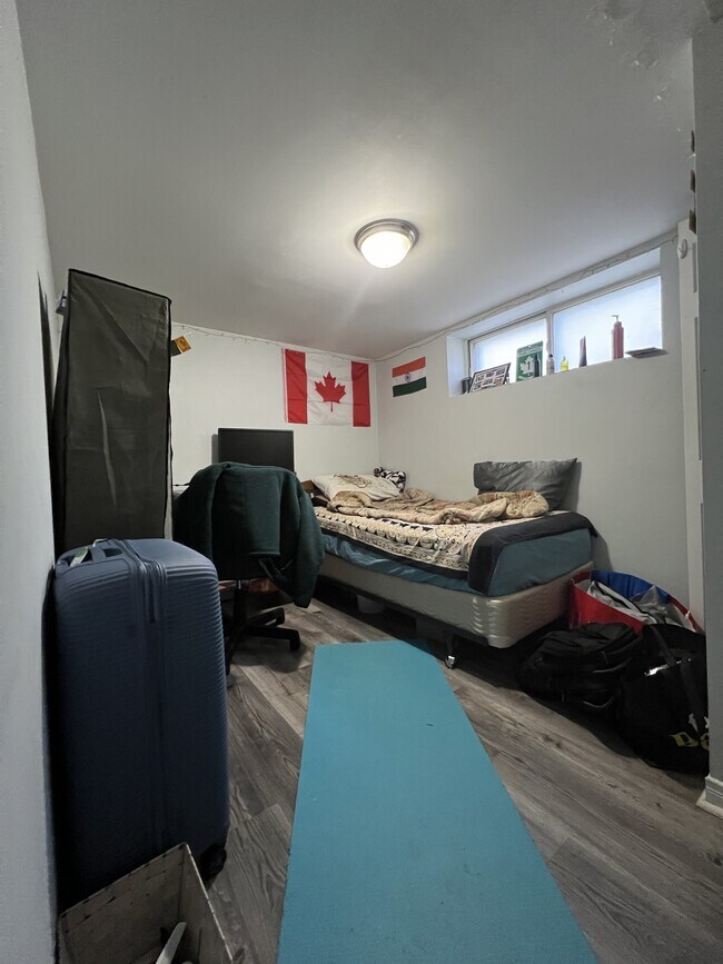 Photo du bâtiment - 18 Linden Ave