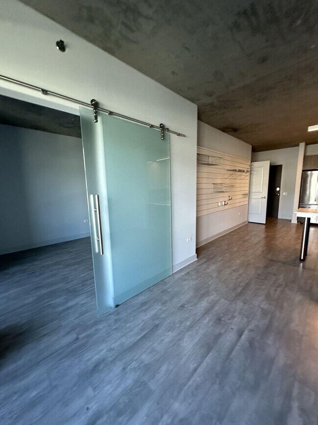 Foto del edificio - 1 bedroom in Chicago IL 60613
