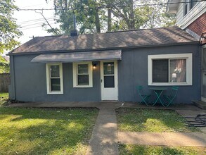 Building Photo - 822 Hawthorn Ave