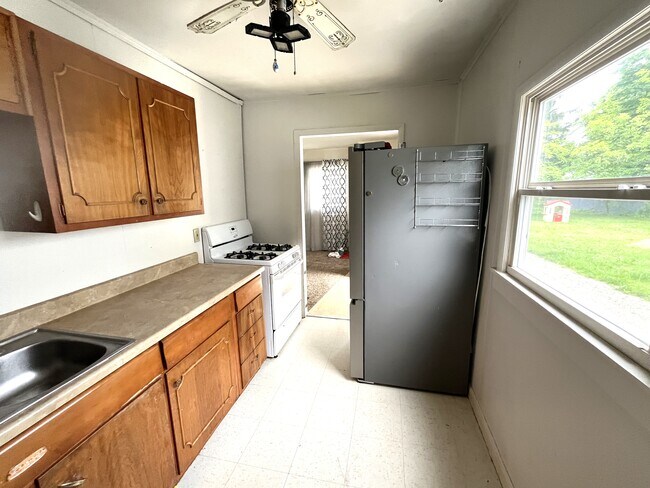 Foto del edificio - 1139 W 36th St