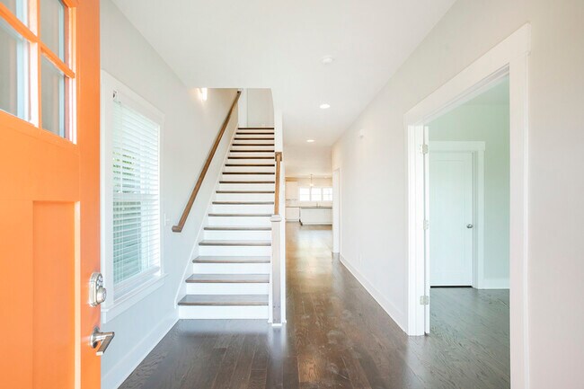Building Photo - 1229 Avondale Cir