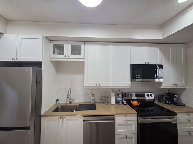 Foto del edificio - 603 Serramonte Dr