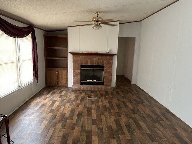 Foto del edificio - 5 Arrowhead Rd