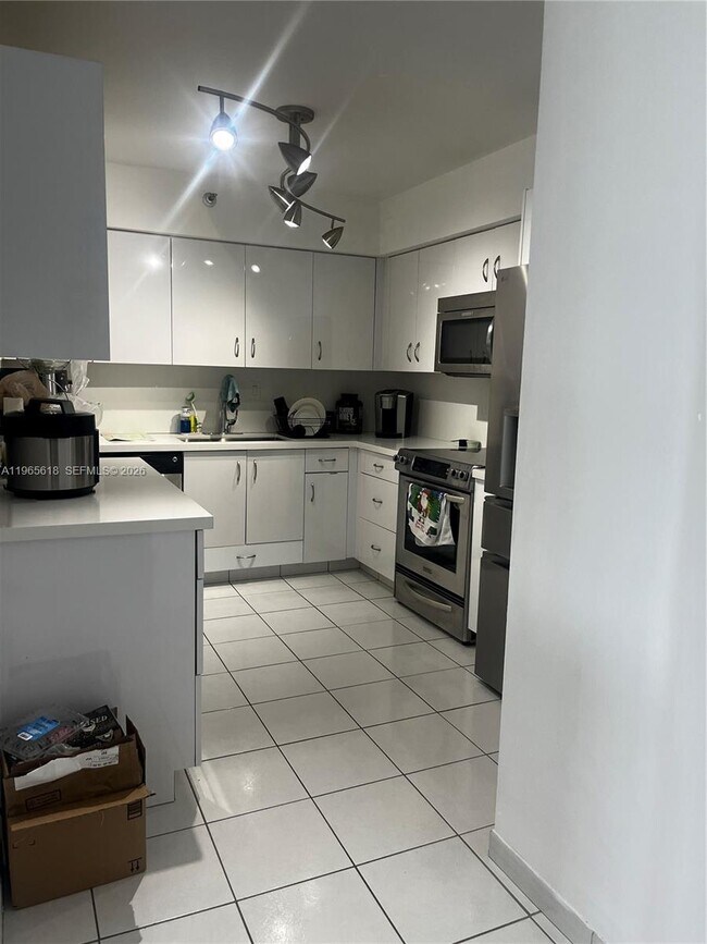 Foto del edificio - 3530 Mystic Pointe Dr