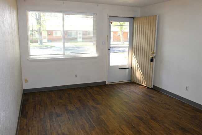 Building Photo - 4904 S Iowa Ave